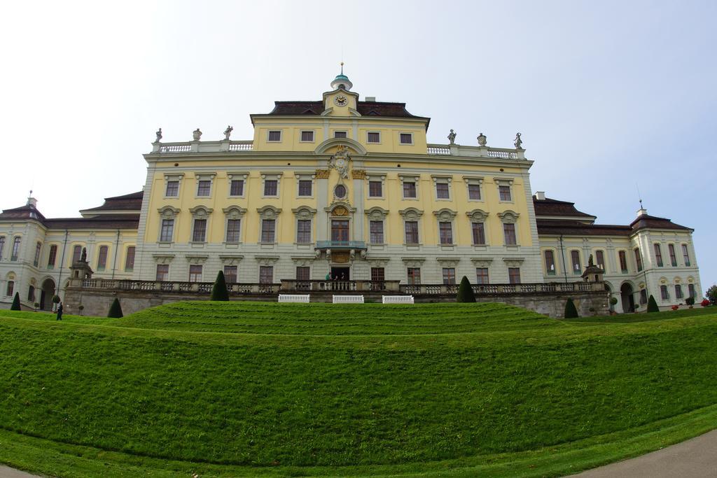Hotel Krauthof ลุดวิกสบูร์ก ภายนอก รูปภาพ