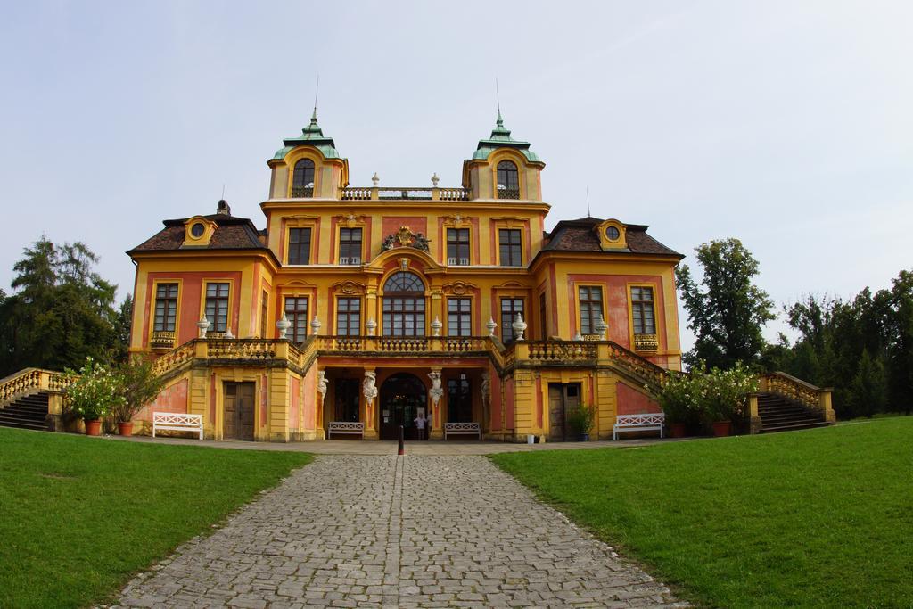 Hotel Krauthof ลุดวิกสบูร์ก ภายนอก รูปภาพ