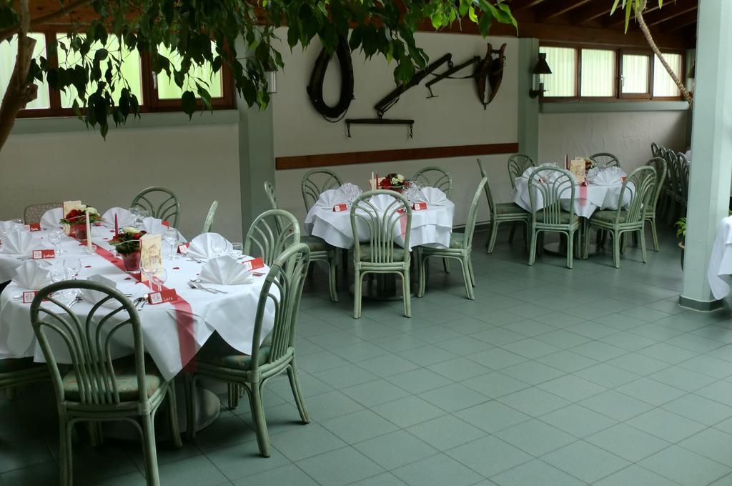 Hotel Krauthof ลุดวิกสบูร์ก ภายนอก รูปภาพ