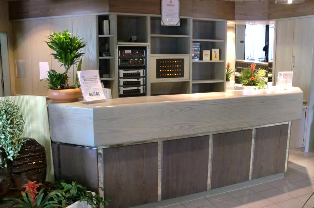 Hotel Krauthof ลุดวิกสบูร์ก ภายนอก รูปภาพ
