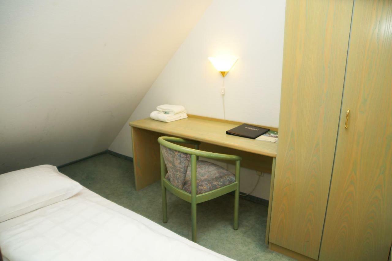 Hotel Krauthof ลุดวิกสบูร์ก ภายนอก รูปภาพ