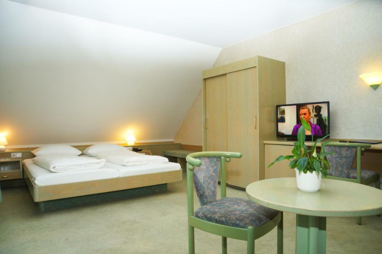 Hotel Krauthof ลุดวิกสบูร์ก ภายนอก รูปภาพ