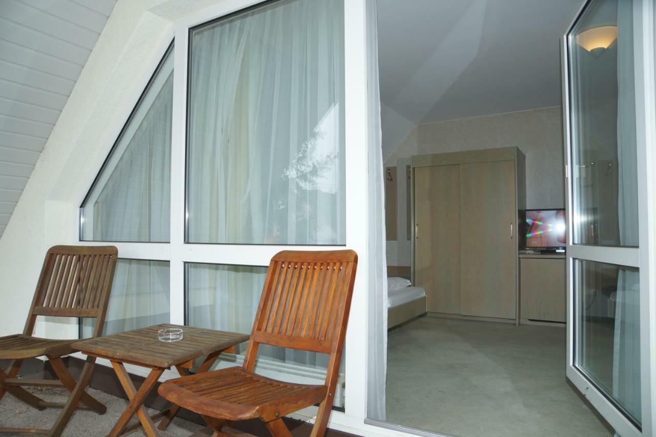 Hotel Krauthof ลุดวิกสบูร์ก ภายนอก รูปภาพ